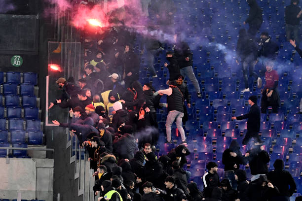 使得他不仅 使得他不仅