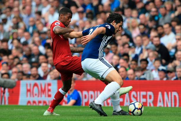 面对迫在眉 面对迫在眉