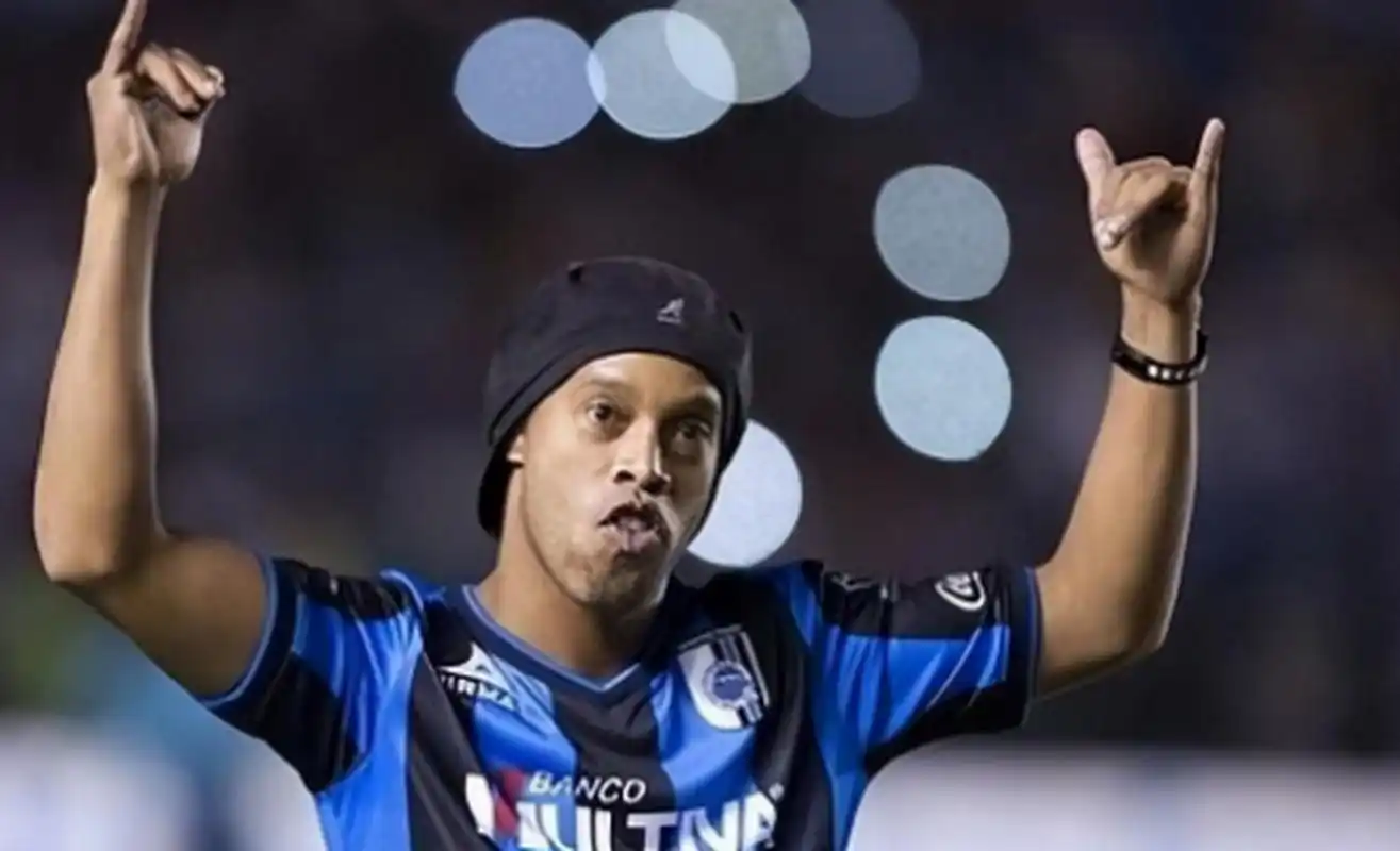 足球历史中 足球历史中