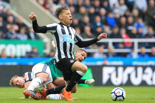 納雷克以合 納雷克以合